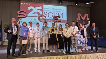 Uczestnicy konferencji SGEM na scenie