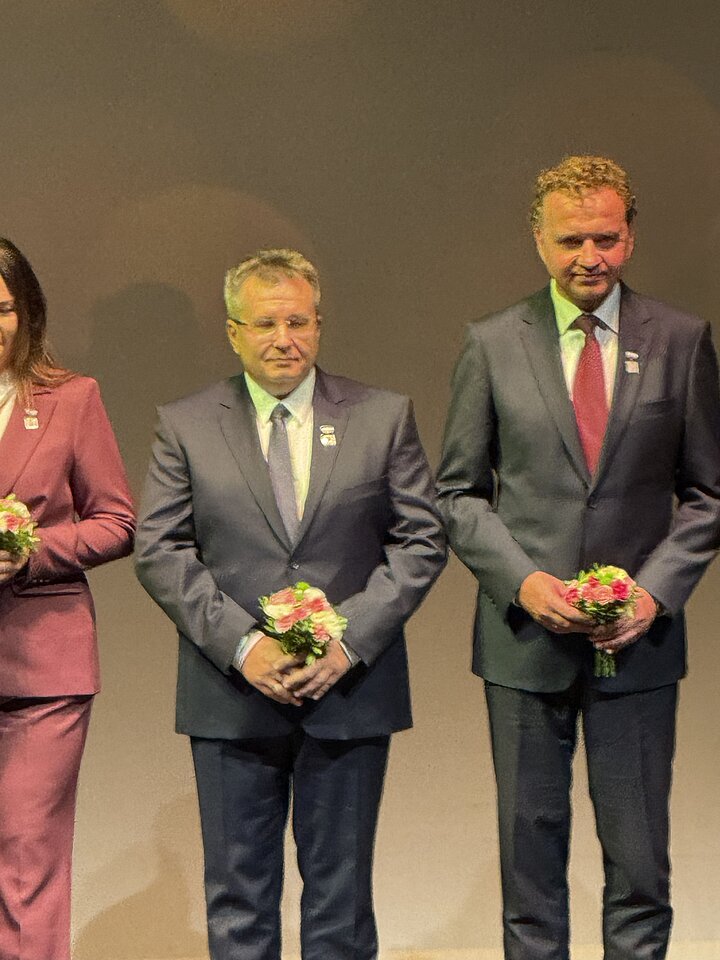 Odznaczenie Odznakami honorowymi PIIB na scenie