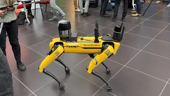 Zdjęcie przedstawia robota firmy Boston Dynamics