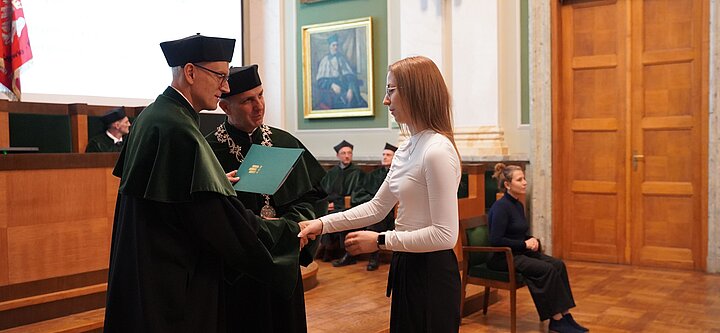 Uroczyste wręczenie nagród i pamiątkowych dyplomów podczas Inauguracji 